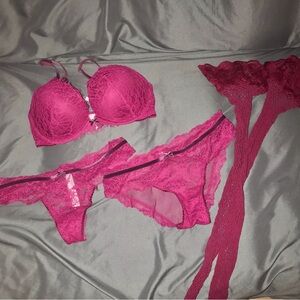 Victoria’s Secret 32D bra & XS panties W/ Fishnets